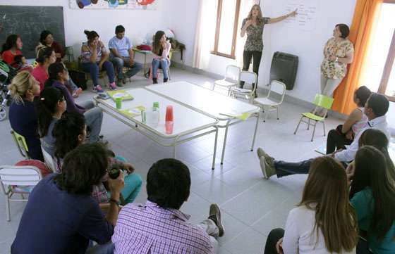 Taller de comunicación en familia a padres de zona sudeste de Capital