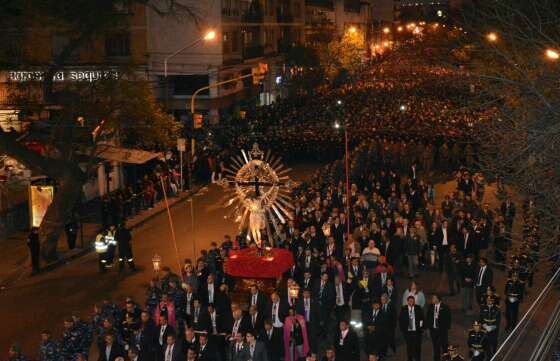 El Milagro salteño convocó a miles de fieles en multitudinaria procesión