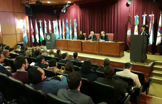 Profesionales expusieron sobre Derecho Constitucional y Administrativo