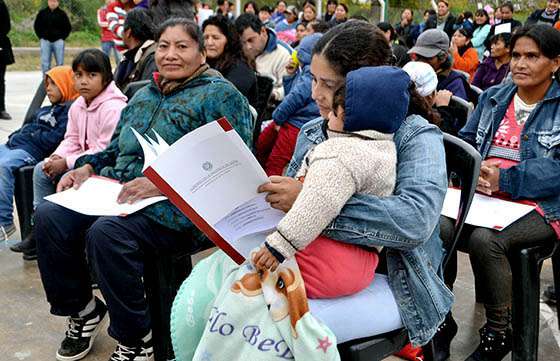 Familias de Tartagal reciben las escrituras de los terrenos que habitan