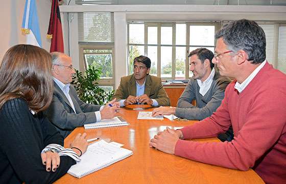 Analizan la viabilidad para la construcción de un centro de transferencia de cargas