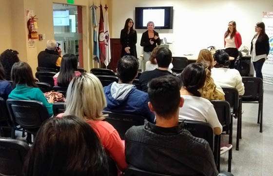 Capacitan en equinoterapia para el tratamiento de las personas con discapacidad