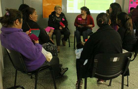 Brindan talleres para padres sobre las cualidades afectivas del niño