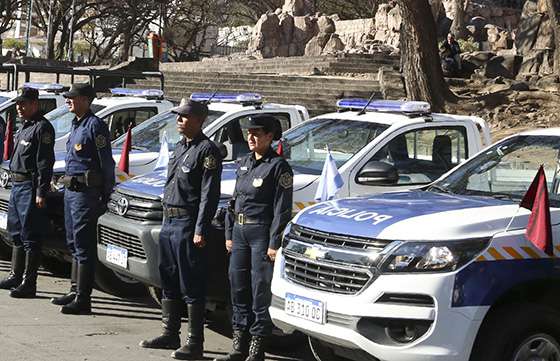 La Policía recibirá móviles para reforzar el servicio en el interior y Capital