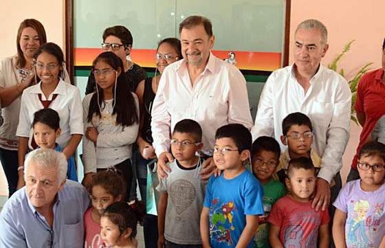 Entregaron anteojos a 50 niños de Colonia Santa Rosa