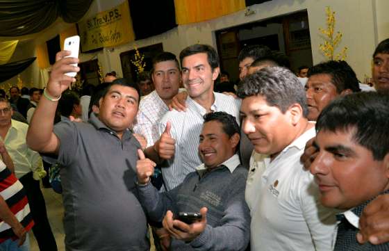 Urtubey compartió el festejo por el Día del Camino junto a los trabajadores viales