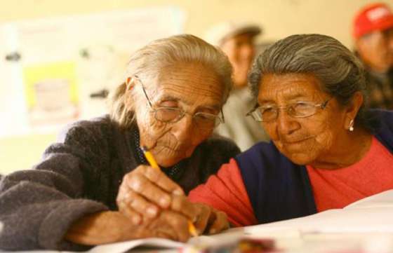 El Ministerio de Educación desarrolla actividades por la Semana del Adulto
