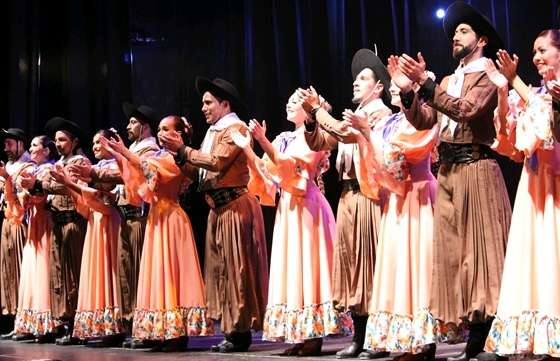 Ballet Folklórico en el Festi Embarcación 2017