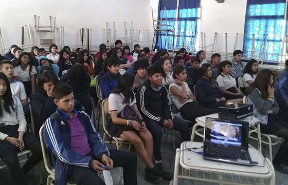 Seguridad con​​cientizó a 400 estudiantes sobre violencia escolar
