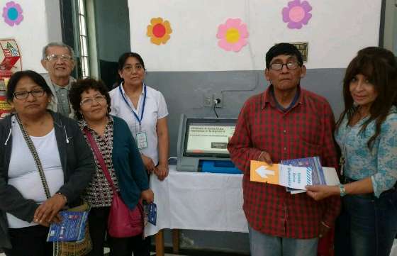 Adultos mayores de la UNATE se capacitan en el sistema de Boleta Única Electrónica