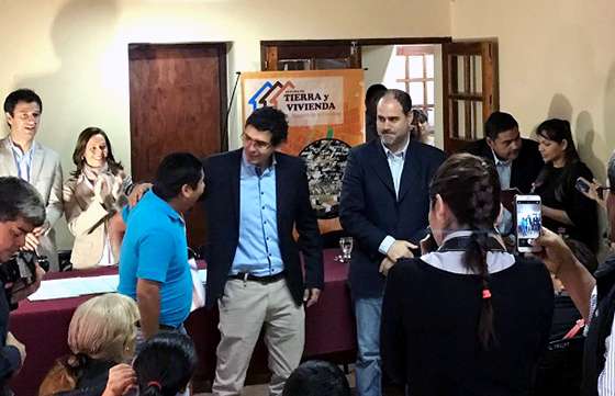 Familias de Rosario de la Frontera recibieron las escrituras de sus terrenos
