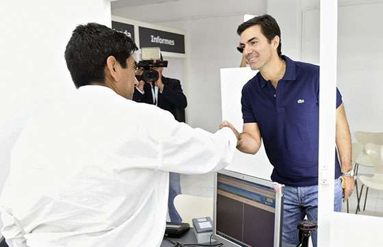Urtubey recorrió las nuevas instalaciones del Centro de Documentación Rápida de Paseo Salta