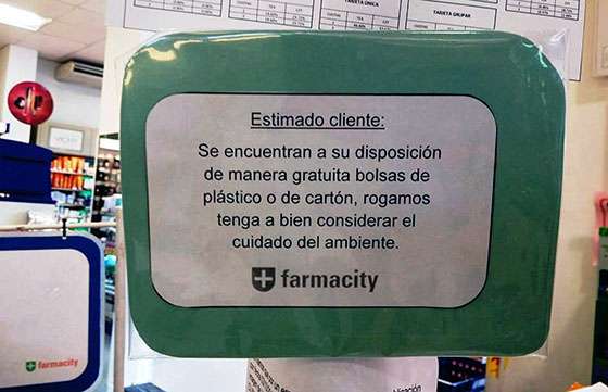 Defensa del Consumidor intervino por el cobro de las bolsas plásticas