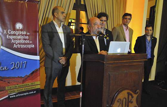Especialistas nacionales de artroscopía están reunidos en Salta