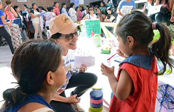 La ministra de Educación asistió en Cerrillos a la Expo Jardineros en Acción
