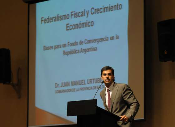 “Argentina necesita reorientar fondos y avanzar en cuestiones estructurales”, dijo Urtubey