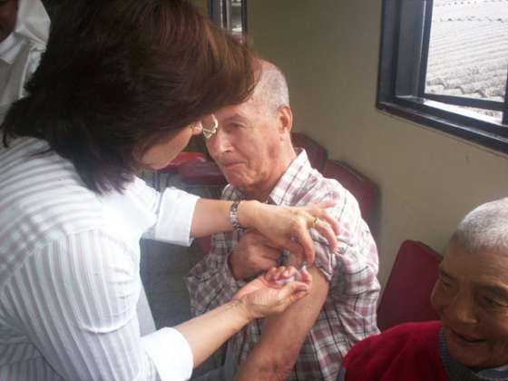 Sigue la vacunación contra la gripe para mayores a partir de los 65 años y sin obra social