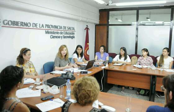 Educación trabaja activamente en la prevención del embarazo no intencional en adolescentes