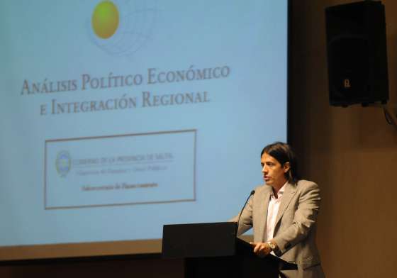 Parodi disertó en un seminario económico sobre la situación fiscal provincial