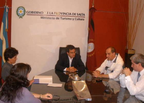 El ministro Posadas recibió a las nuevas autoridades de la AHT Salta