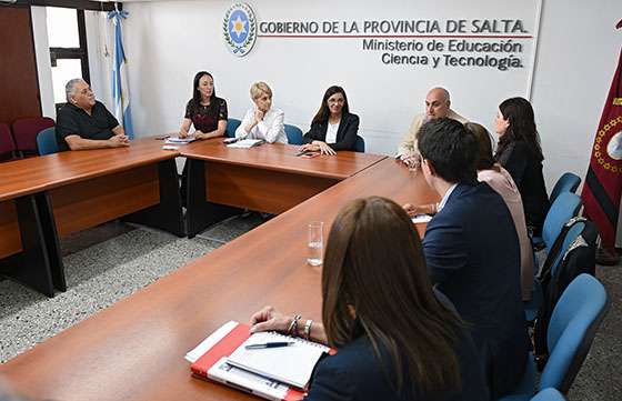 Acciones conjuntas para el cumplimiento de la reglamentación sobre turismo estudiantil
