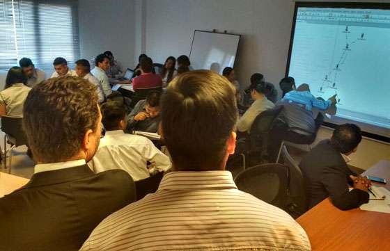 Analistas e investigadores participan en el seminario sobre lucha contra delitos complejos