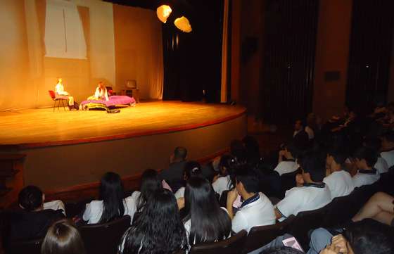 Estudiantes presentaron una obra teatral sobre violencia de género