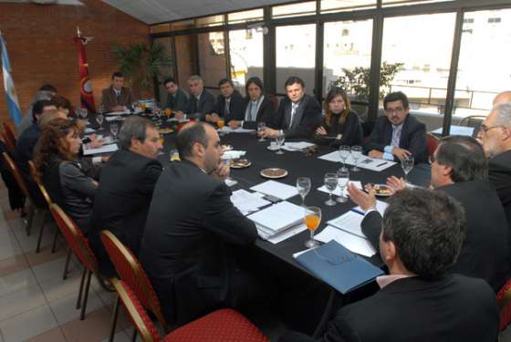 Parodi encabezó reunión de ministros para debatir el Fondo de Convergencia