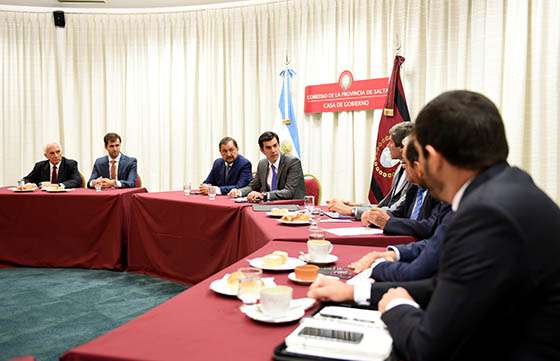 El nuevo gabinete de ministros se reunió hoy con el gobernador Urtubey