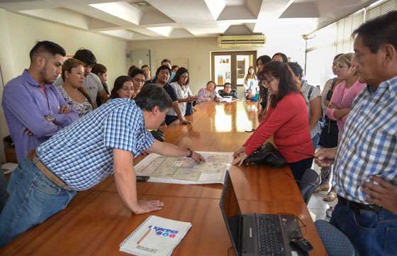 Autoridades del IPV se reunieron con beneficiarios de las 1.049 viviendas de Capital