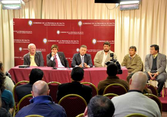 349 empleados de Desarrollo Humano mejoraron su condición laboral 