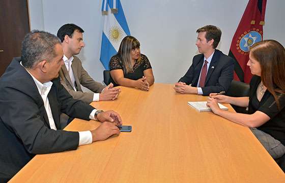 La ministra Edith Cruz recibió al embajador de Canadá