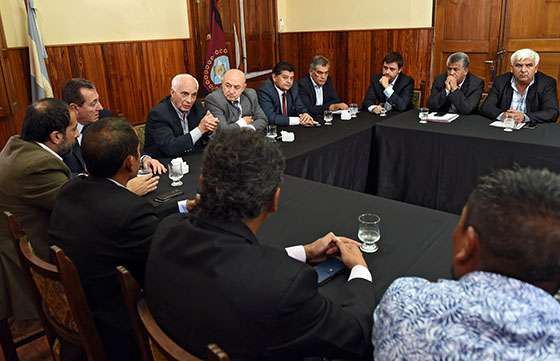 Reunión de López Arias con senadores provinciales