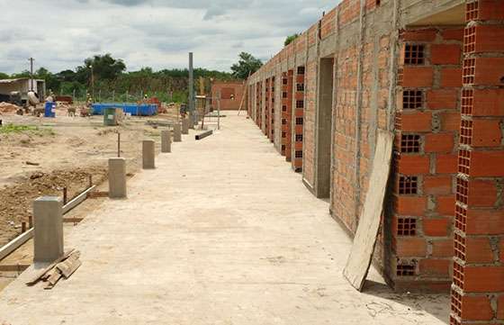 Avanza la construcción del nuevo edificio escolar de nivel medio en Piquirenda