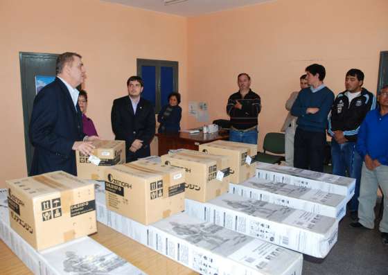 Entrega de herramientas a cooperativas de trabajo