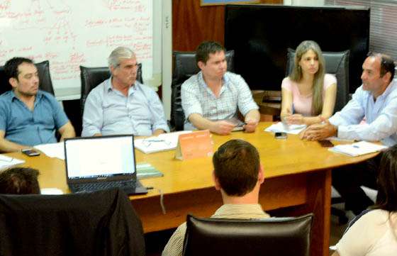 Avanza la elaboración del Protocolo Provincial para el control de la plaga Langosta Sudamericana
