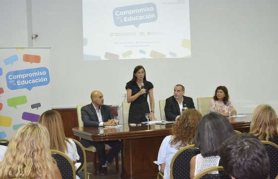 Referentes sociales presentaron aportes al Compromiso por la Educación