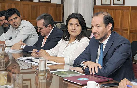 El ministro Saravia detalló ante legisladores el plan de obras públicas para 2018