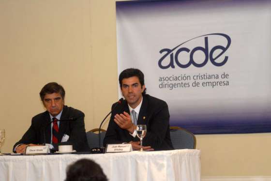 El gobernador Urtubey disertó sobre política argentina