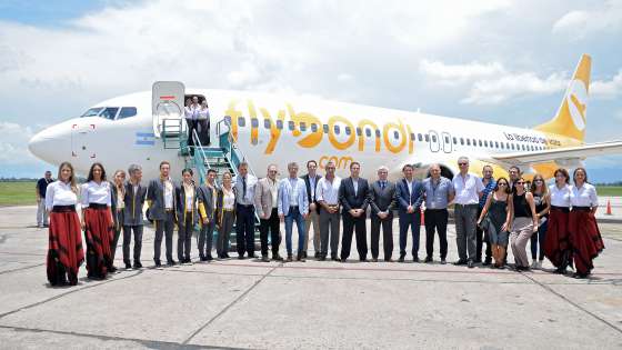 Flybondi presentó la primera aeronave de su flota en Salta