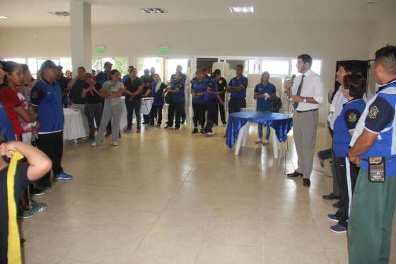Oliver reconoció el trabajo social de los operadores comunitarios de la Policía de Salta