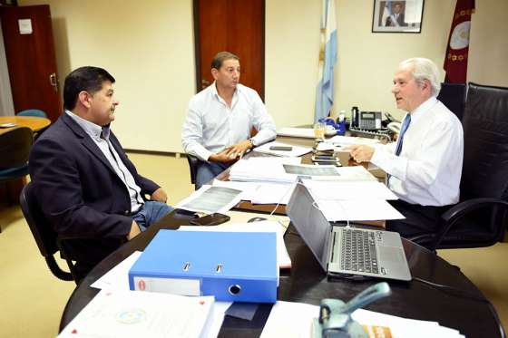 Reunión de funcionarios provinciales con el senador de La Viña