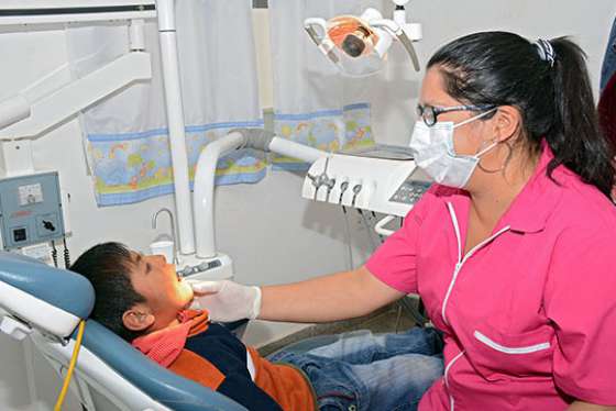 Médicos especialistas intensifican la atención en el interior