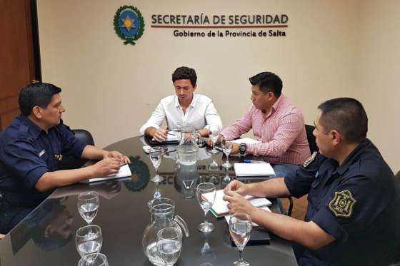 Controles viales en Rosario de Lerma y Seclantás