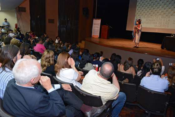 Más de 10 mil personas recibieron información sobre violencia de género en 791 horas de capacitación