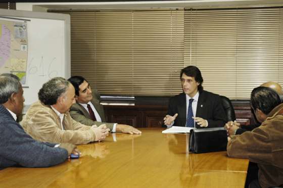 El Gobierno entregó un subsidio a Jubilados de la Policía de Salta 