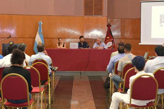 Dictaron un taller sobre estrategias de control de la Langosta Sudamericana