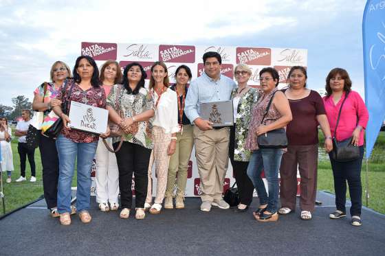 En el marco del Rally Dakar 2018, la ASO donó computadoras a siete escuelas de la provincia