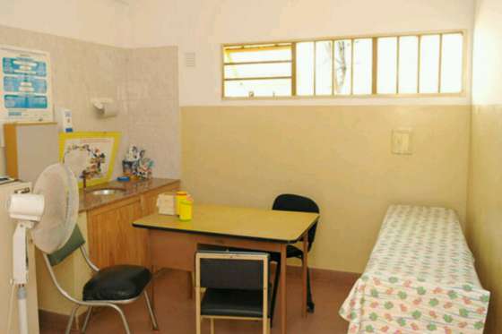 Esta tarde desinfectarán el centro de salud de barrio Roberto Romero
