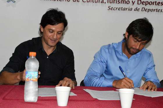Provincia y municipio de Salta firmaron un convenio para promover el deporte social